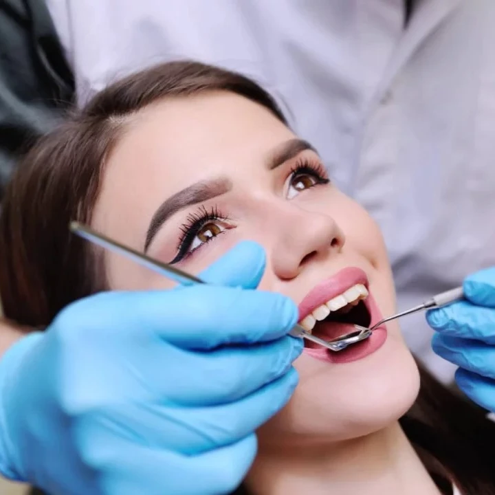 woman with no dental anxiety at dentist
